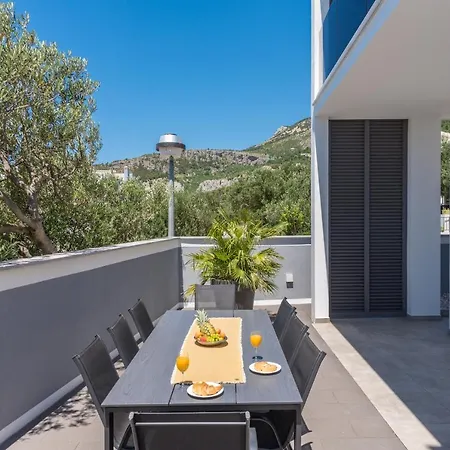 Simon * Макарська