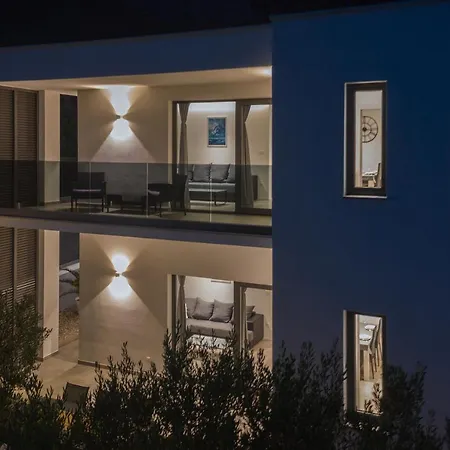 Simon וילה מאקרסקה