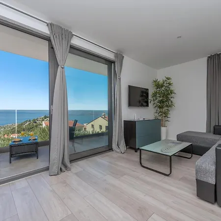 Simon * מאקרסקה